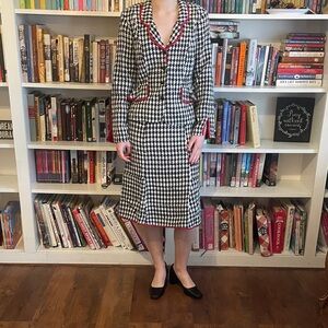 Ombre Black amd White Skirt suit Size 6